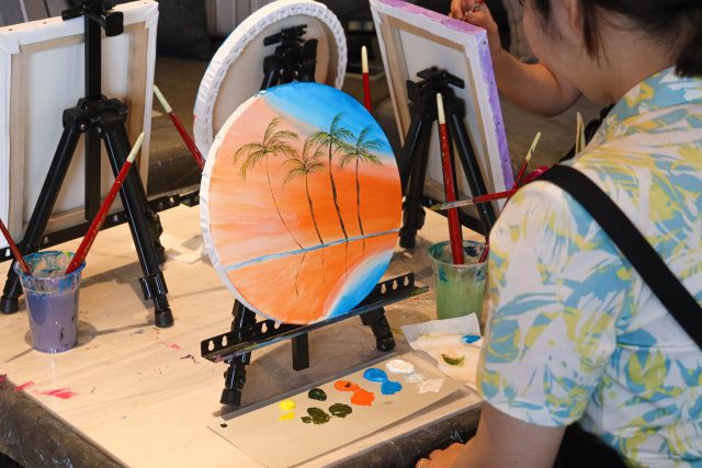 【8月限定開催】雨の日もOK！旅の思い出に「絵画体験」はいかがですか？