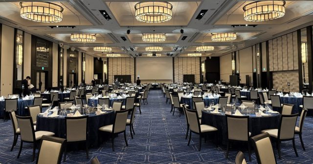 自慢の宴会料理を彩るテーブルウェアのこだわり